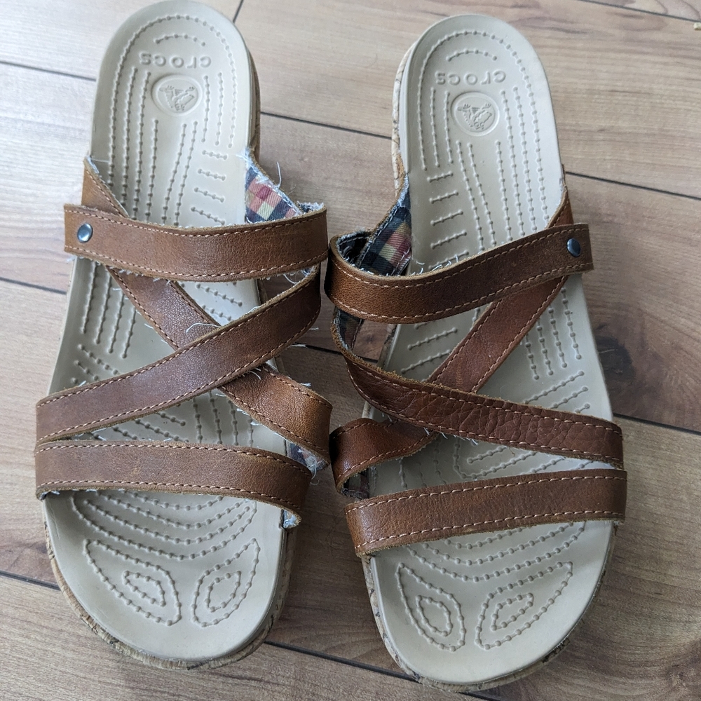 Crocs A-Leigh Women's Brown Strappy Slip-On Sandals Cork Wedge Size 9 W